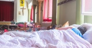 Azilkërkuesit shqiptarë refuzojnë daljen nga një kishë në Gjermani