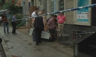 Grabiten 19 milionë lekë në një bankë të Tiranës