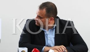 Ahmeti jep një teori se pse Mustafa nuk po deklarohet për “Pronto 2”