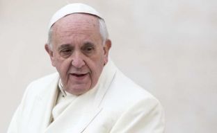 Papa takon katër shqiptare që trajtoheshin si skllave seksi