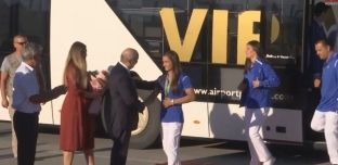  Majlinda përshëndetet me krerët e shtetit