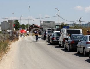Kolona kilometrike e pritje shumorëshe në Merdar e Mutivodë