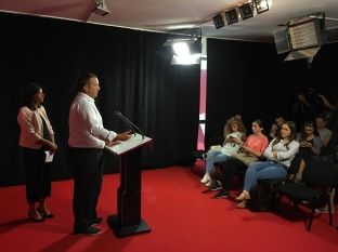 Hoxha: S’ka stabilitet pa dorëheqjen e Veselit dhe Thaçit