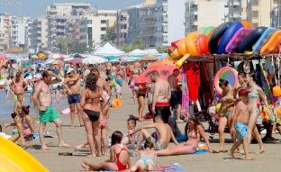 Për 24 orë, nga Kosova në Shqipëri hynë 46 mijë persona