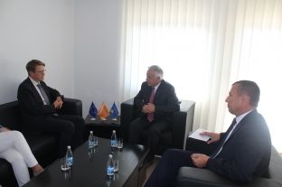 Krasniqi falënderon Zhbogarin për angazhimin në Kosovë