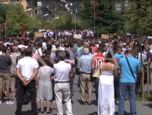 Krejt çka ndodhi në protestën e sotme në Pejë kundër demarkacionit [video]