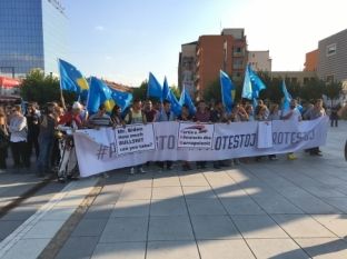 Nesër aksion simboli i grupit të protestave kundër “Pronto 2”