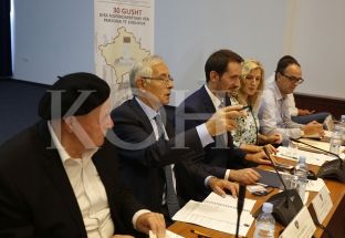 Për të pagjeturit duhet t’i bëhet presion Beogradit [video]