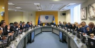 Qeveria diskuton për përfaqësimin e Kosovës në Arbitrazh në procesin e PTK-së