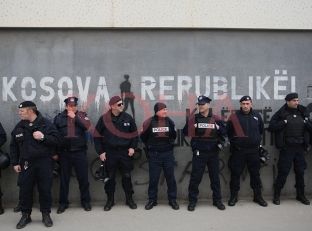 Vetëvendosje thotë se policia e grupe anonime janë angazhuar jashtëligjshëm kundër saj