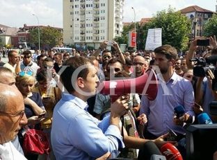 Sejdiu: Nuk kemi tokë të falim