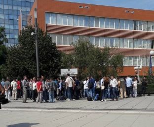 Gazetarët ende s’po lejohen të hyjnë në Kuvend