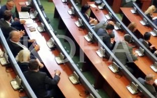 Deputetja Brovina ulet tek deputetët e pavarur