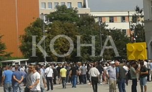 Protestuesit po shpërndahen