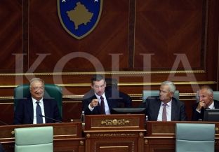  Veseli deklarohet për zhvillimet e sotme në Kuvend