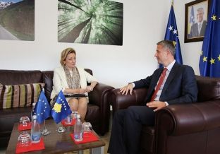 Çollaku - shefes së re të Zyrës në Kosovë: Nga BE pres vendim pozitiv për vizat