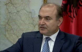 Jep dorëheqjen Edmond Haxhinasto