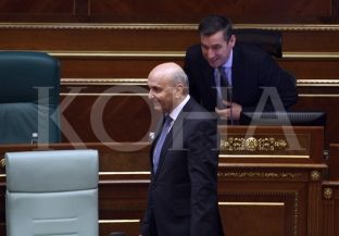  Qeveria ende shpreson në relaksim raportesh me opozitën për demarkacionin [video]