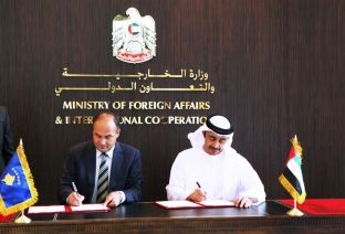 Ministri Hoxhaj në Abu Dhabi, fton për investime në Kosovë
