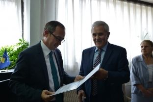 Pensionistët i falënderohen ministrit Hoti për kujdesin ndaj tyre