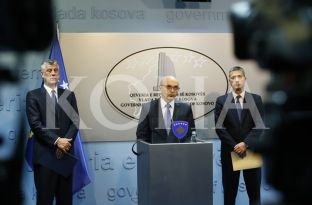 Mustafa pranon dorëheqjen e Çollakut