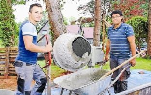 Inxhinieri algjerian punëson shqiptarin që po dëbohej nga Gjermania