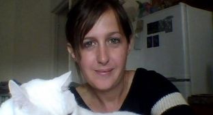 Shqiptarja që sulmoi myslimanet në New York akuzohet për krim të urrejtjes