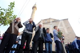 Besimtarët islamë, me mesazhe paqeje për festën e Kurban Bajramit [video]