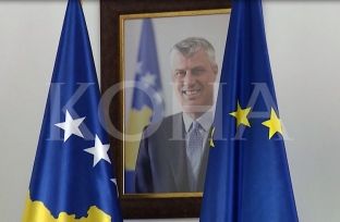 Komunat shkelin ligjin, s’e vendosin fotografinë e Presidentit [video]