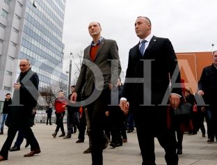 Pse u ndanë AAK dhe Vetëvendosje