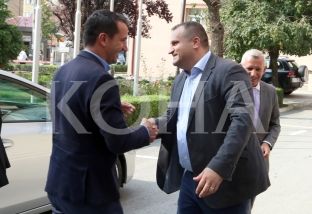 Ahmeti e Veliaj dakordohen për bashkëpunim në shumë fusha