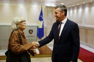 Veseli siguron mbështetjen e vazhdueshme të Francës