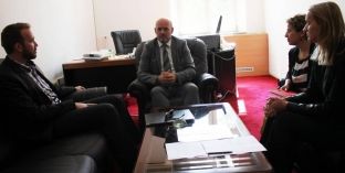 “Direct Relief” nga SHBA ofron mbështetje për farmaceutiken kosovare