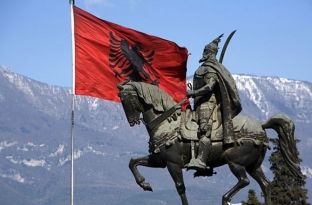 “The Guardian” ndër qytetet që duhen vizituar radhit Tiranën dhe Prishtinën