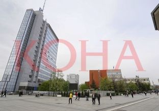  Përfaqësues të partive politike mblidhen në takim