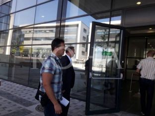 Azem Syla para Gjykatës