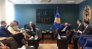  Mustafa shpreh përkrahjen e Qeverisë për Deçanin 