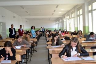 Në Universitetin “Kadri Zeka”, provimi pranues shkoi pa telashe