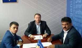 Abrashi lanson projektin për punësimin e 90 pjesëtareve të komuniteteve RAE