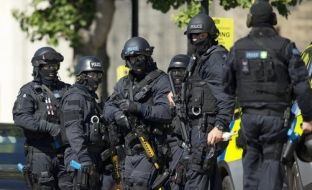 Britania i shpall luftë trafikantëve shqiptarë