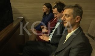 Pse po shtyhet shqyrtimi kryesor gjyqësor ndaj deputetëve opozitarë [video]