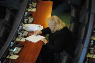 Brovina sërish ulet tek deputetët e pavarur