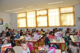 Projekti “Më mëso mua” nis në Shkollën Model të Prishtinës