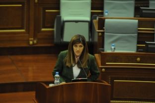  Deputetja Musliu thumbon Vetëvendosjen për ushtri