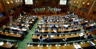 Hiqet nga rendi i ditës licenca e kompanisë së gjeneralit Clark