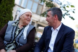 Veseli kujton dëshmorët Ferki Aliu dhe Sadik Bega