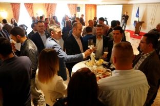 Në Ditën e Informimit, Veseli premton transparencë e partneritet