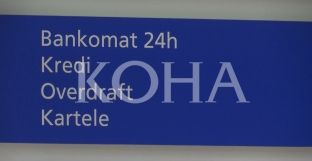  Shërbimet e reja bankare ua rëndojnë xhepat të moshuarve [video]