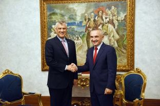 Meta i thotë Thaçit se Kosova është në top-agjendën e Kuvendit të Shqipërisë