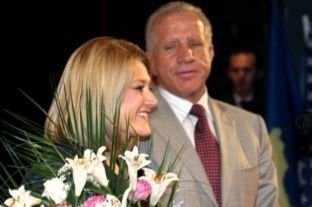  Pacolli thotë se po e çliron AKR-në nga njerëzit që e kanë mbajtur peng partinë